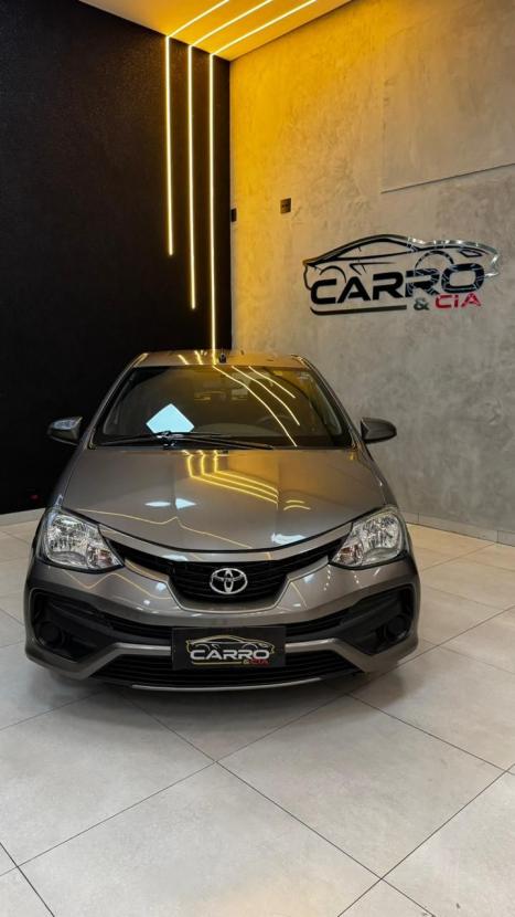 TOYOTA Etios Hatch 1.3 16V 4P FLEX, Foto 3