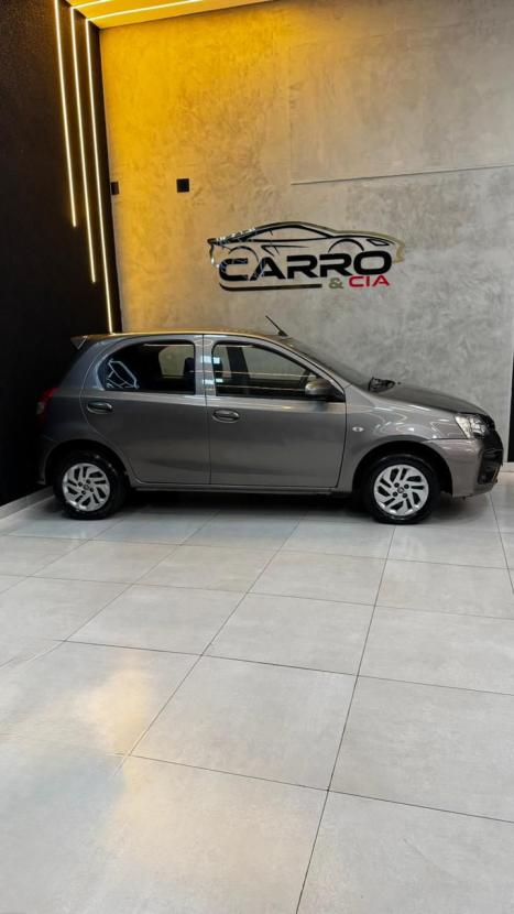 TOYOTA Etios Hatch 1.3 16V 4P FLEX, Foto 4