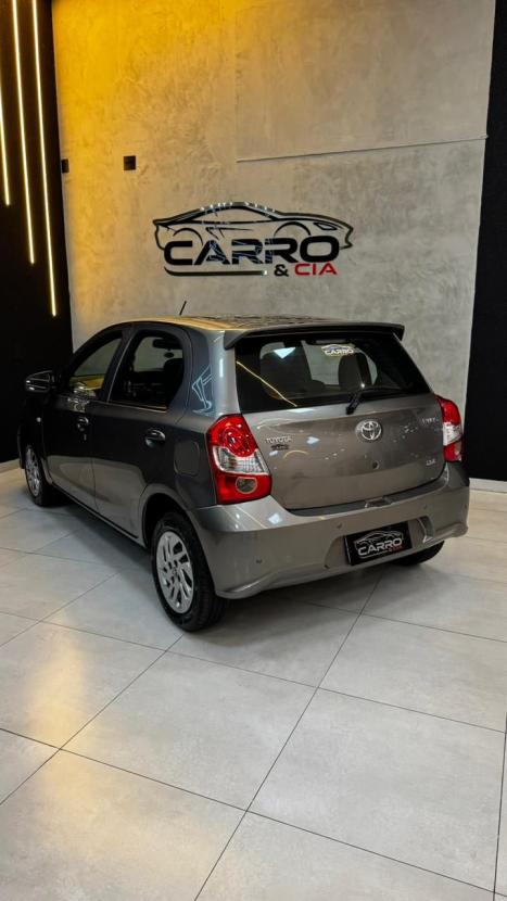 TOYOTA Etios Hatch 1.3 16V 4P FLEX, Foto 5
