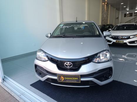 TOYOTA Etios Hatch 1.3 16V 4P FLEX X, Foto 2