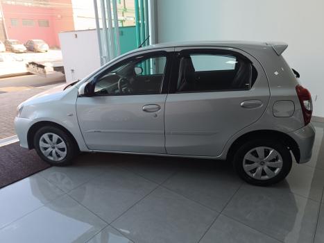 TOYOTA Etios Hatch 1.3 16V 4P FLEX X, Foto 6