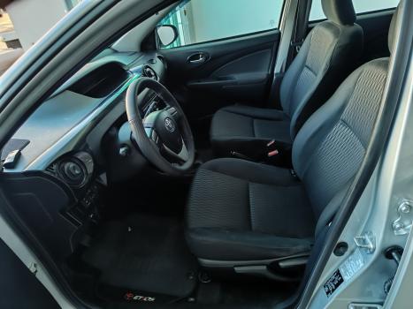 TOYOTA Etios Hatch 1.3 16V 4P FLEX X, Foto 8