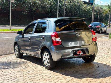 TOYOTA Etios Hatch 1.3 16V 4P FLEX X, Foto 4