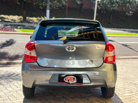 TOYOTA Etios Hatch 1.3 16V 4P FLEX X, Foto 5