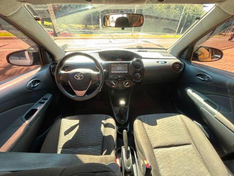 TOYOTA Etios Hatch 1.3 16V 4P FLEX X, Foto 7