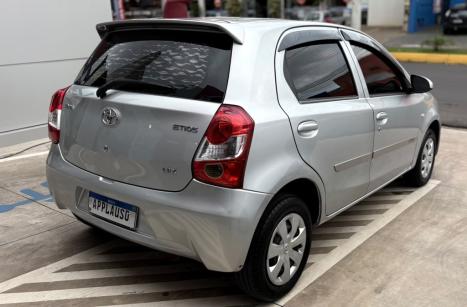 TOYOTA Etios Hatch 1.3 16V 4P FLEX X, Foto 2