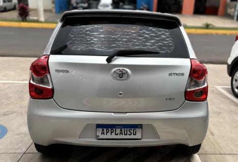TOYOTA Etios Hatch 1.3 16V 4P FLEX X, Foto 4