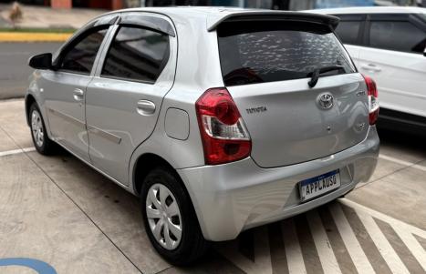 TOYOTA Etios Hatch 1.3 16V 4P FLEX X, Foto 6