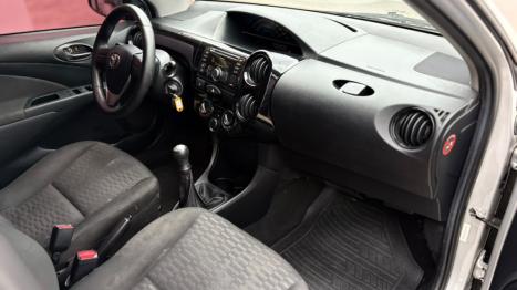 TOYOTA Etios Hatch 1.3 16V 4P FLEX X, Foto 9