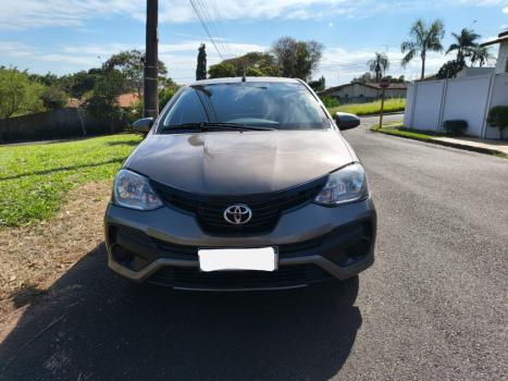 TOYOTA Etios Hatch 1.3 16V 4P FLEX X, Foto 2