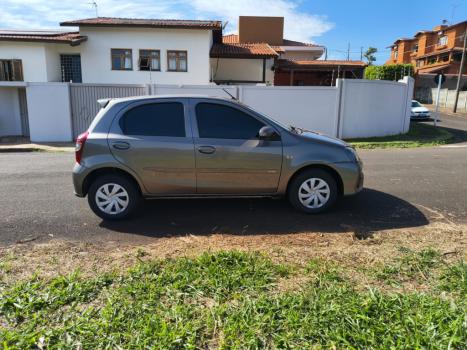 TOYOTA Etios Hatch 1.3 16V 4P FLEX X, Foto 5