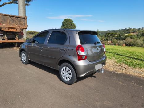 TOYOTA Etios Hatch 1.3 16V 4P FLEX X, Foto 8