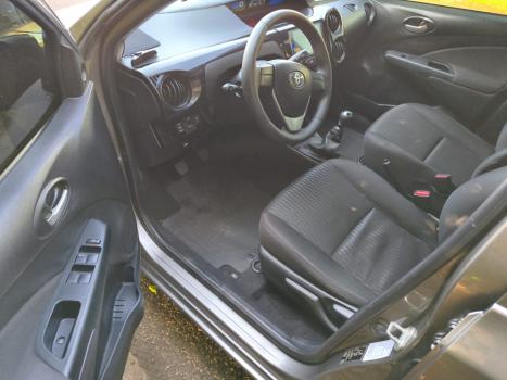 TOYOTA Etios Hatch 1.3 16V 4P FLEX X, Foto 9