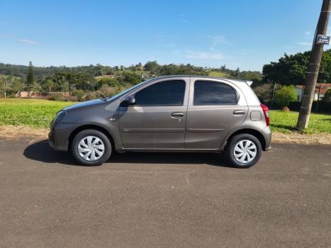 TOYOTA Etios Hatch 1.3 16V 4P FLEX X, Foto 14