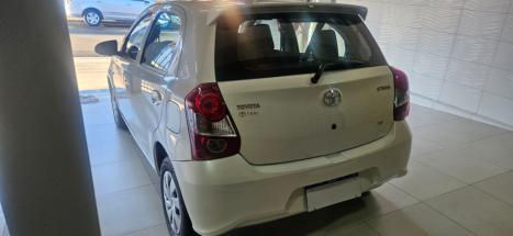 TOYOTA Etios Hatch 1.3 16V 4P FLEX X, Foto 4
