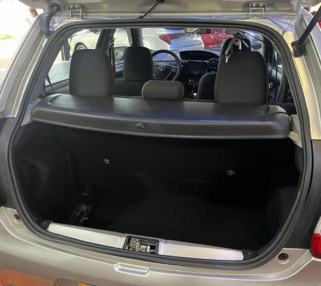 TOYOTA Etios Hatch 1.3 16V 4P FLEX X AUTOM�TICO, Foto 13
