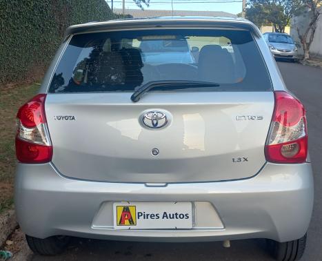 TOYOTA Etios Hatch 1.3 16V 4P FLEX X, Foto 8