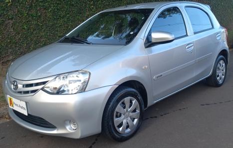 TOYOTA Etios Hatch 1.3 16V 4P FLEX X, Foto 4