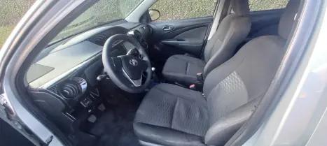 TOYOTA Etios Hatch 1.3 16V 4P FLEX X, Foto 9