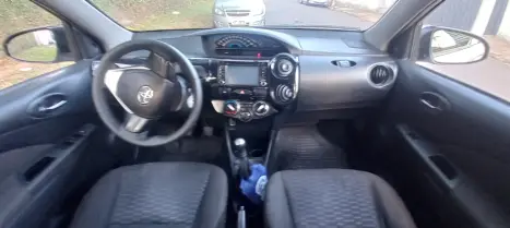 TOYOTA Etios Hatch 1.3 16V 4P FLEX X, Foto 12
