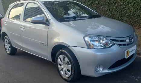 TOYOTA Etios Hatch 1.3 16V 4P FLEX X, Foto 1