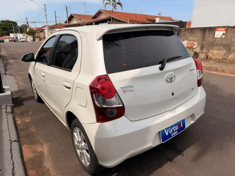 TOYOTA Etios Hatch 1.5 16V 4P FLEX X PLUS AUTOMÁTICO, Foto 2
