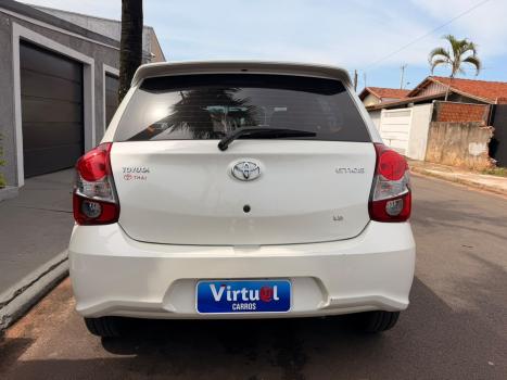 TOYOTA Etios Hatch 1.5 16V 4P FLEX X PLUS AUTOMÁTICO, Foto 3