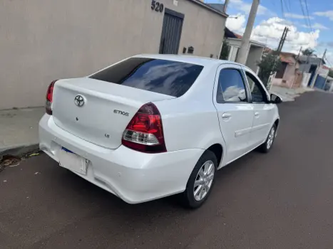 TOYOTA Etios Sedan 1.5 16V 4P FLEX X PLUS AUTOMTICO, Foto 4