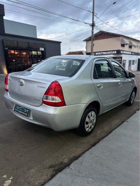TOYOTA Etios Sedan 1.5 16V 4P FLEX XS, Foto 2
