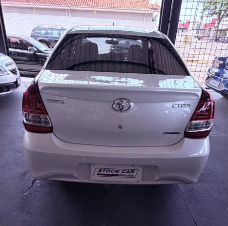 TOYOTA Etios Sedan 1.5 16V 4P FLEX PLATINUM AUTOM�TICO, Foto 2