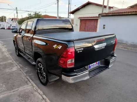 TOYOTA Hilux Caminhonete 2.7 16V 4P SRV FLEX 4X4  CABINE DUPLA AUTOMTICO, Foto 3