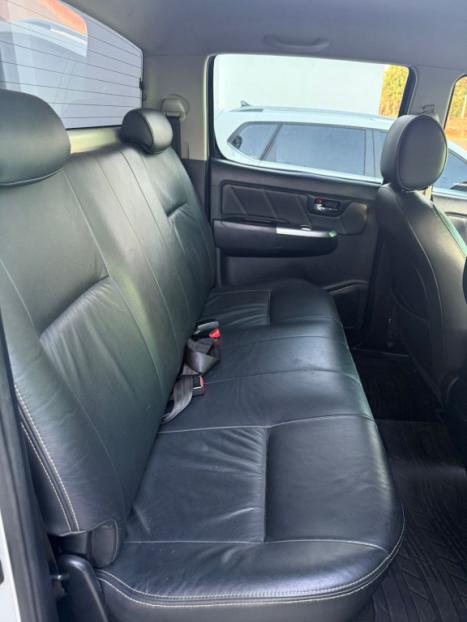 TOYOTA Hilux Caminhonete 3.0 4P 4X4 SRV TURBO DIESEL CABINE DUPLA AUTOMTICO, Foto 9
