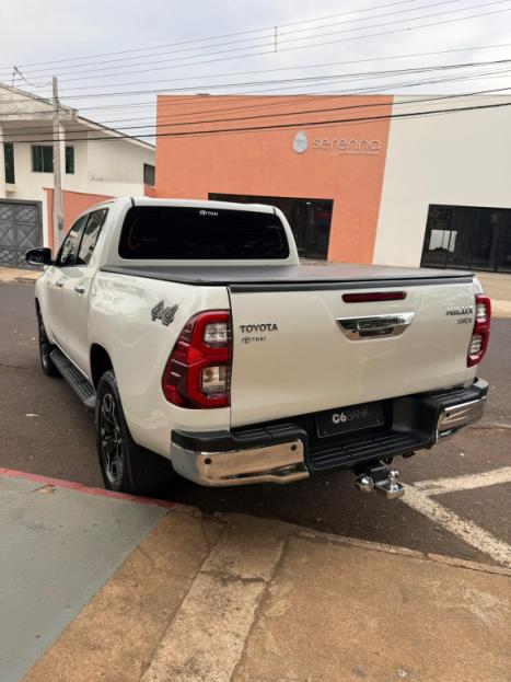 TOYOTA Hilux Caminhonete 2.8 16V SRX 4X4 TURBO DIESEL CABINE DUPLA AUTOMTICO, Foto 2