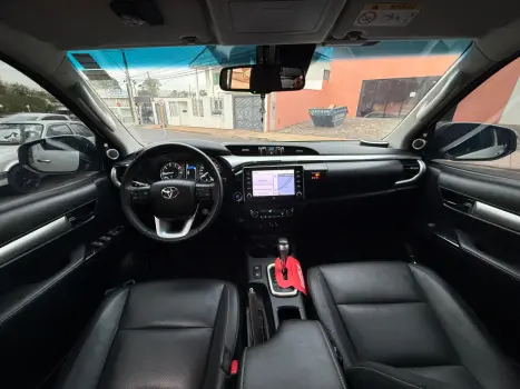 TOYOTA Hilux Caminhonete 2.8 16V SRX 4X4 TURBO DIESEL CABINE DUPLA AUTOMTICO, Foto 5
