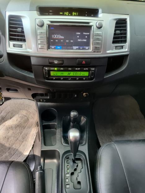 TOYOTA Hilux Caminhonete 3.0 4P 4X4 SRV TURBO DIESEL TOP CABINE DUPLA AUTOMTICO, Foto 12