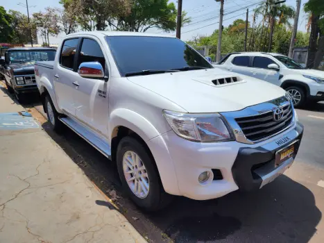 TOYOTA Hilux Caminhonete 3.0 4P 4X4 SRV TURBO DIESEL CABINE DUPLA AUTOMTICO, Foto 3