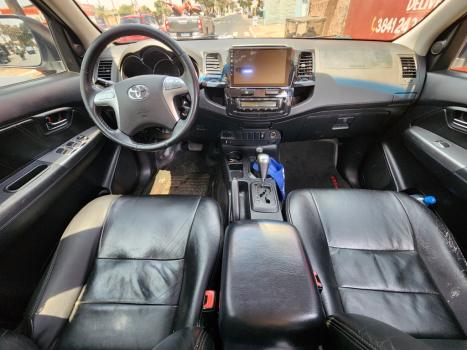 TOYOTA Hilux Caminhonete 3.0 4P 4X4 SRV TURBO DIESEL CABINE DUPLA AUTOMTICO, Foto 8