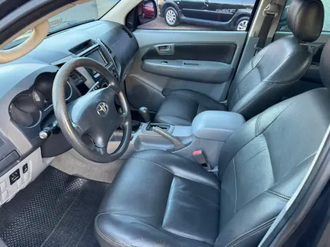 TOYOTA Hilux Caminhonete 3.0 4P 4X4 SRV TURBO DIESEL CABINE DUPLA AUTOMTICO, Foto 7