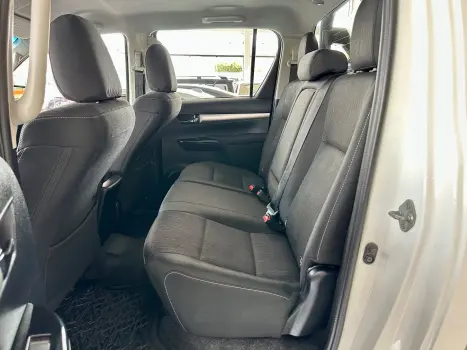 TOYOTA Hilux Caminhonete 2.7 16V 4P SR CABINE DUPLA AUTOMTICO, Foto 11