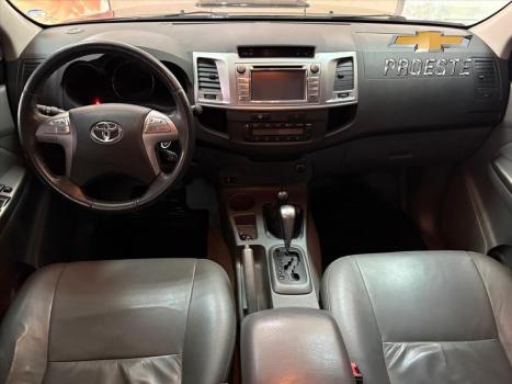 TOYOTA Hilux Caminhonete 3.0 16V 4P 4X4 SRV TURBO DIESEL CABINE DUPLA AUTOMTICO, Foto 4