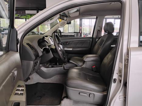 TOYOTA Hilux Caminhonete 2.7 16V 4P SRV FLEX 4X4  CABINE DUPLA AUTOMTICO, Foto 8