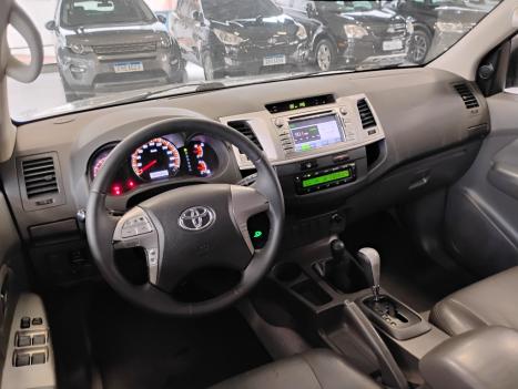 TOYOTA Hilux Caminhonete 2.7 16V 4P SRV FLEX 4X4  CABINE DUPLA AUTOMTICO, Foto 12