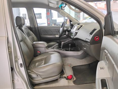 TOYOTA Hilux Caminhonete 2.7 16V 4P SRV FLEX 4X4  CABINE DUPLA AUTOMTICO, Foto 18