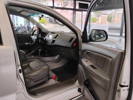 TOYOTA Hilux Caminhonete 2.7 16V 4P SRV FLEX 4X4  CABINE DUPLA AUTOMTICO, Foto 19