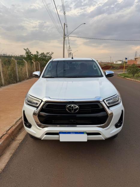 TOYOTA Hilux Caminhonete 2.8 16V SRX 4X4 TURBO DIESEL CABINE DUPLA AUTOMTICO, Foto 1