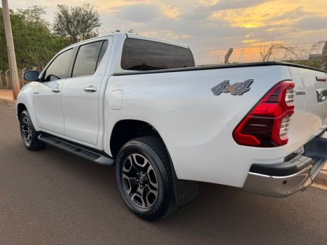 TOYOTA Hilux Caminhonete 2.8 16V SRX 4X4 TURBO DIESEL CABINE DUPLA AUTOMTICO, Foto 4