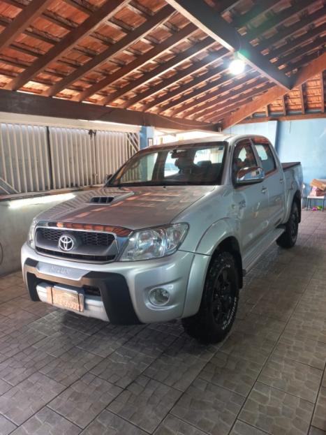 TOYOTA Hilux Caminhonete 3.0 16V 4P 4X4 SRV TURBO DIESEL CABINE DUPLA AUTOMTICO, Foto 1