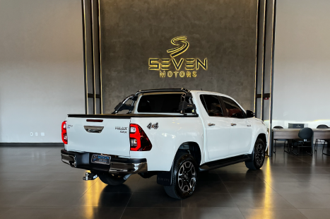 TOYOTA Hilux Caminhonete 2.8 16V SRX 4X4 DIESEL CABINE DUPLA AUTOMTICO, Foto 8