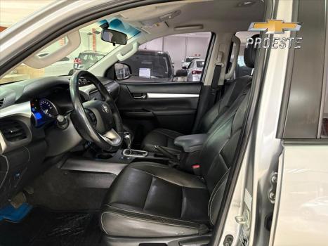 TOYOTA Hilux Caminhonete 2.8 16V 4P SR 4X4 DIESEL CABINE DUPLA AUTOMTICO, Foto 5