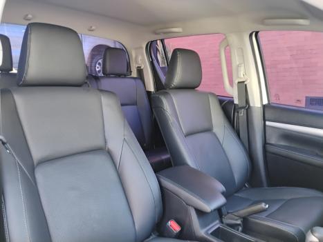 TOYOTA Hilux Caminhonete 2.8 16V SRX 4X4 TURBO DIESEL CABINE DUPLA AUTOMTICO, Foto 17